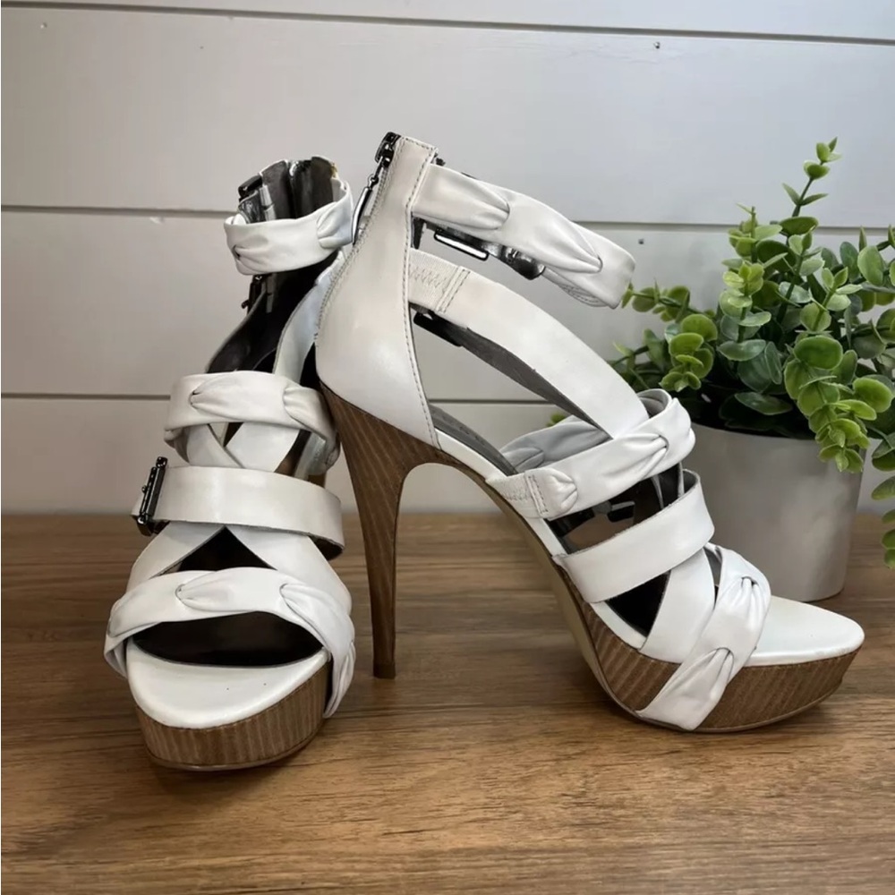GUESS 8M Strappy Buckle Heels Womens Casual Stiletto Platform Ankle White